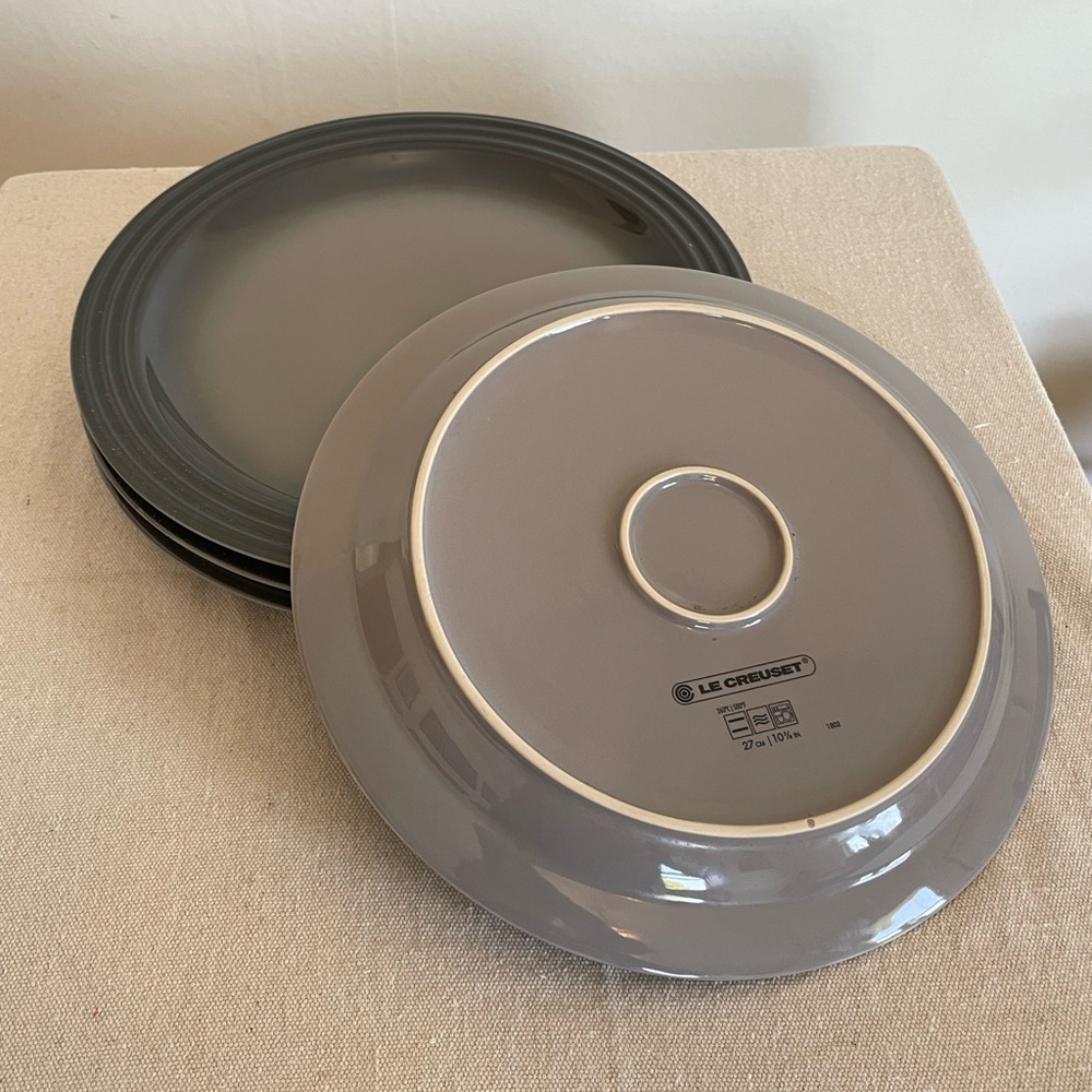 Le Creuset set of four dinner plates gray